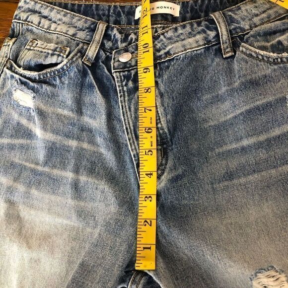 Flying Monkey Super Distressed Medium Wash Straight Leg Jeans Size 8/29 - Picture 14 of 15